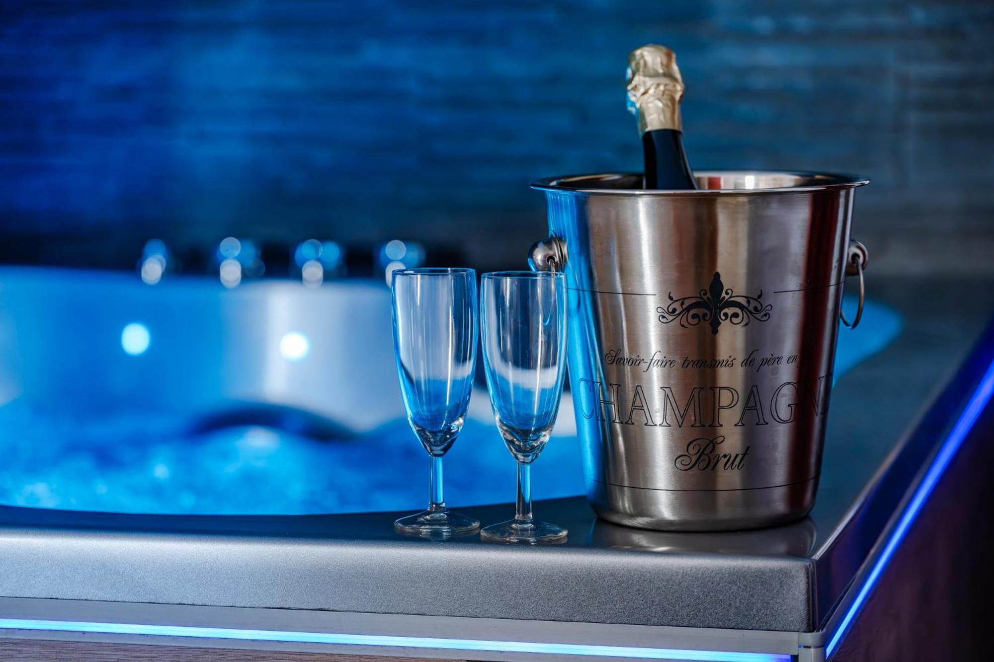 Loft Romantique - Spa Privatif - Spa Noctambulles Hyères Kültér fotó